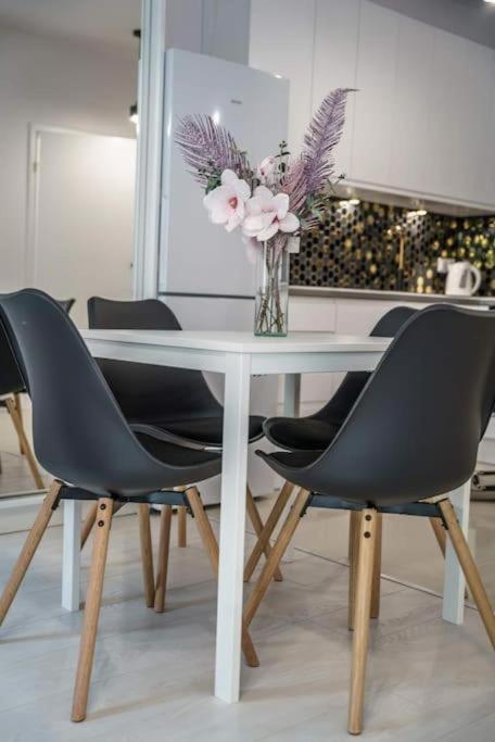 Urbannestgroup - Sienna 65 Apartment Warsaw Luaran gambar